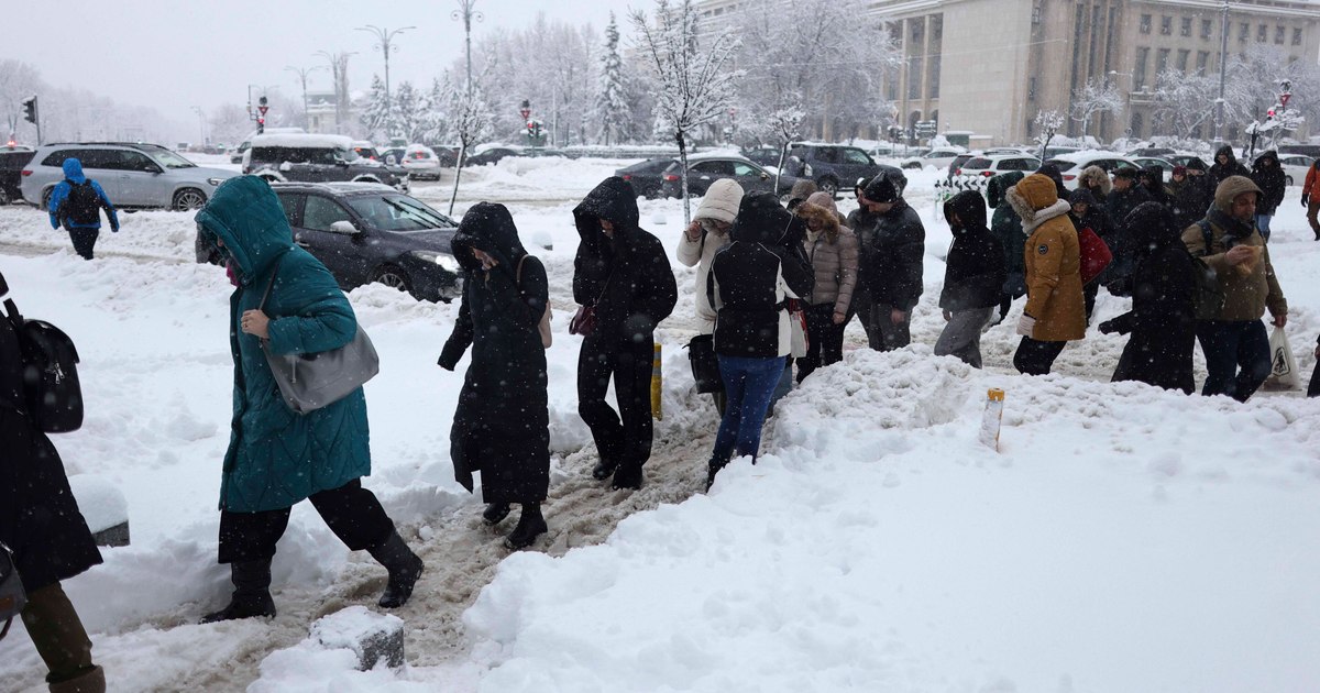 SONDAJ CURS: Majoritatea bucureștenilor, nemulțumiți de direcția în care se îndreaptă România. PSD, pe primul loc în intențiile de vot