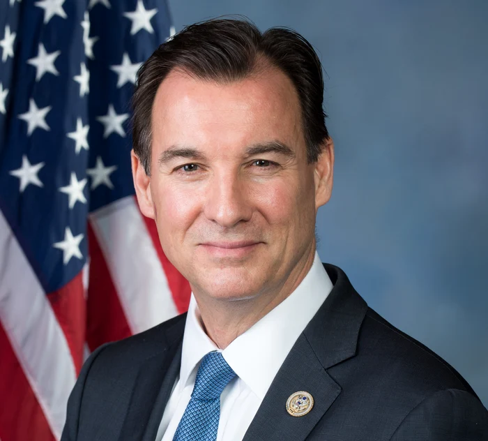 Tom Suozzi câștigă pentru democrați în New York