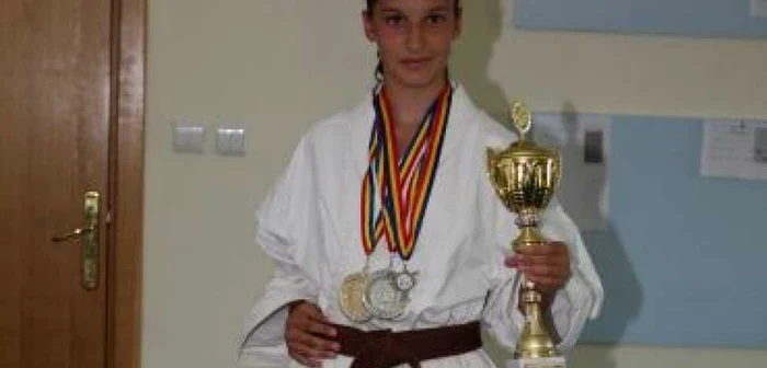 Braşov: Miruna Vlaicu şi-a sacrificat copilăria pentru karate