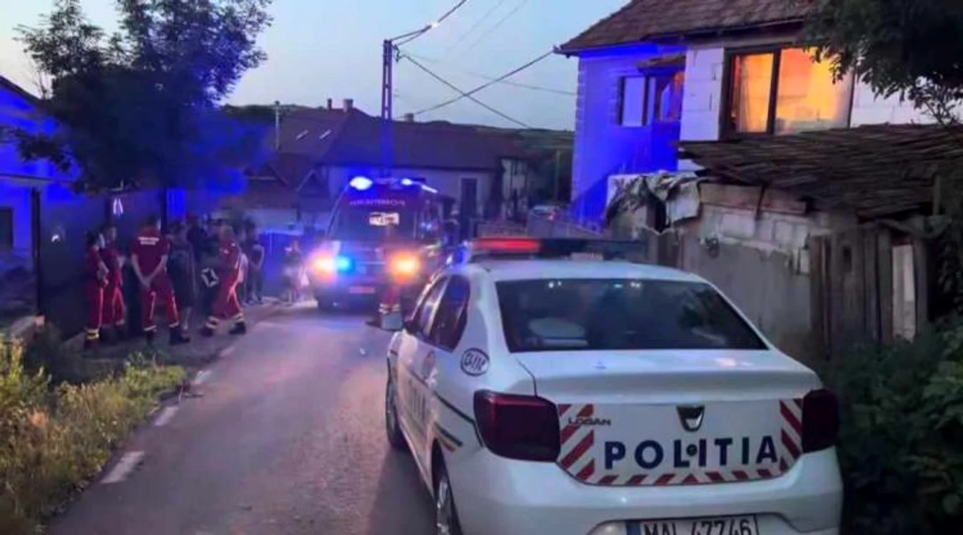 Poliția și SMURD-ul au ajuns rapid la casa unde s-a petrecut tragedia. FOTO: captura video