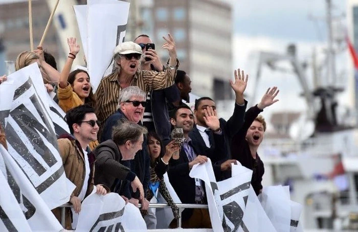 Flotila anti-Brexit pe Tamisa condusa de Bob Geldof FOTO Twitter @EuroGuido