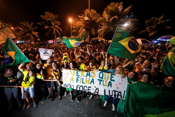 Susţinătorii lui Jair Bolsonaro au sărbătorit victoria din alegeri până în zori de zi