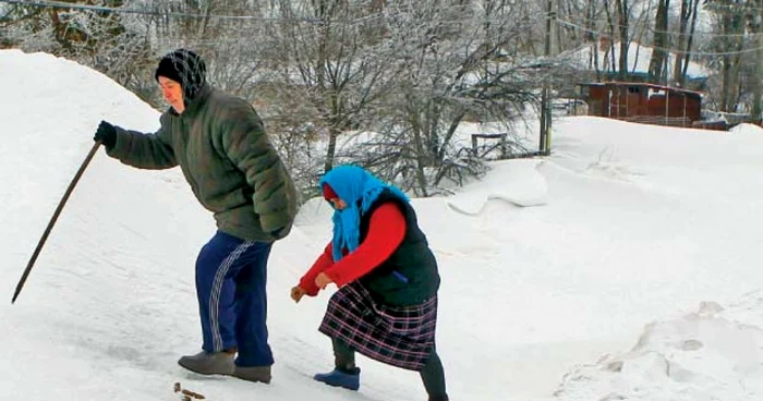 Pompierii din Olt sunt alături de sinistraţii din Buzău (foto arhivă)