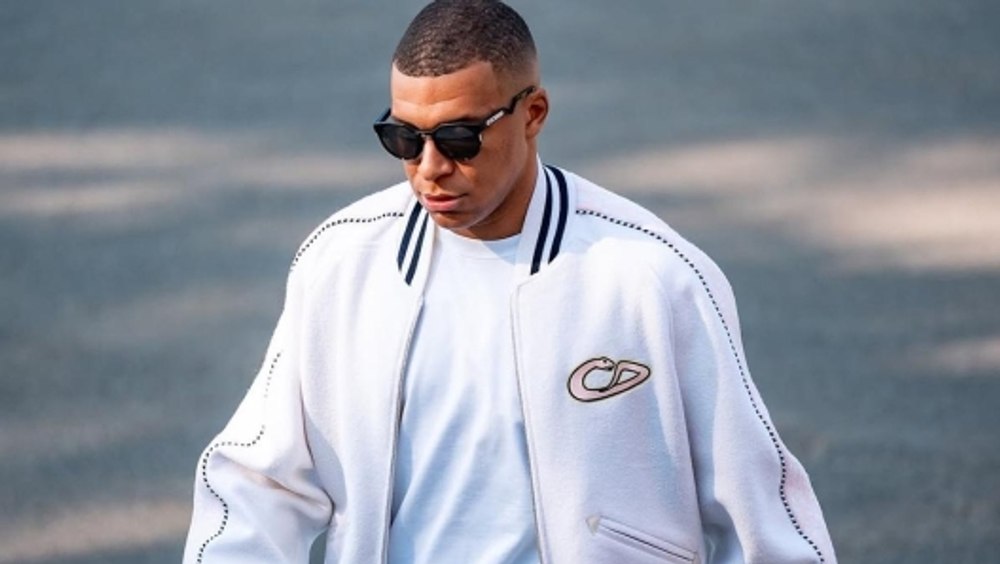 Kylian Mbappé a făcut senzație la reunirea naționalei Franței. Doar hanoracul purtat de căpitanul „cocoșilor” costă câteva mii de euro