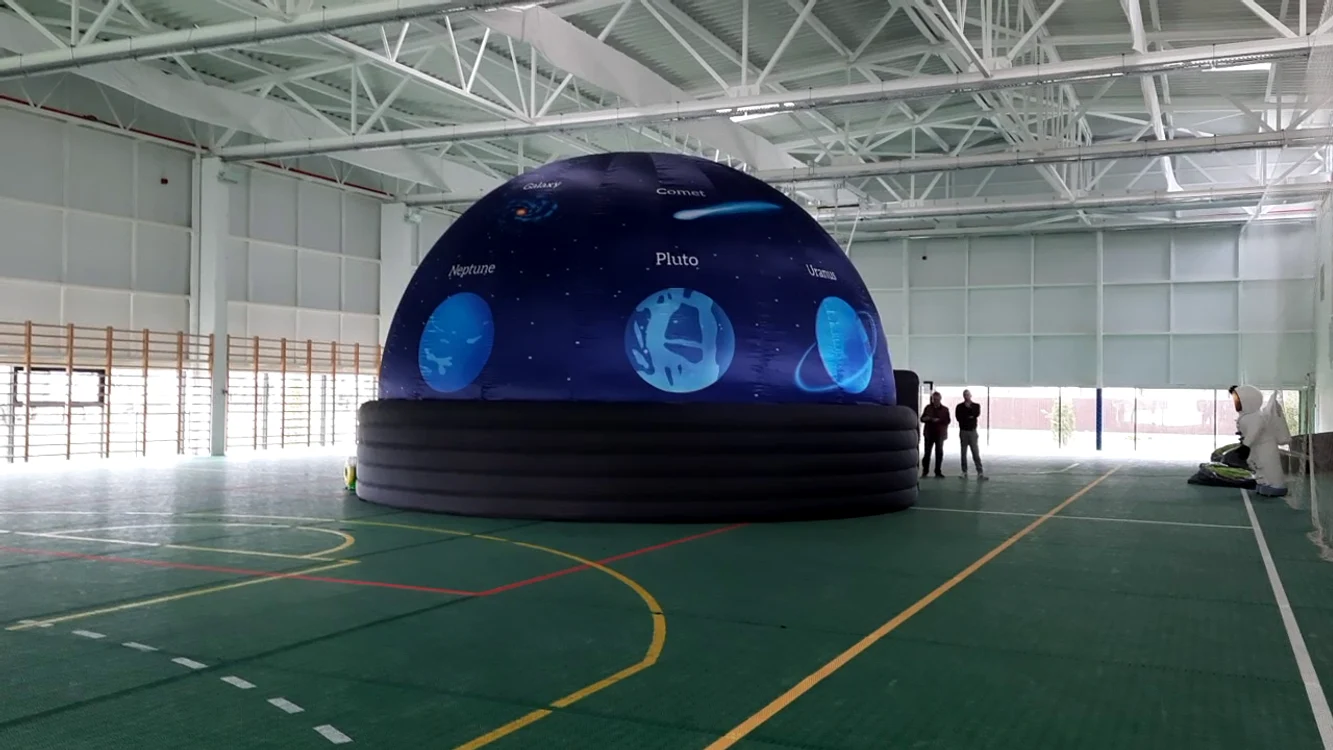 planetariu gonflabil Cornu Luncii, FOTO: Alina Iosif 