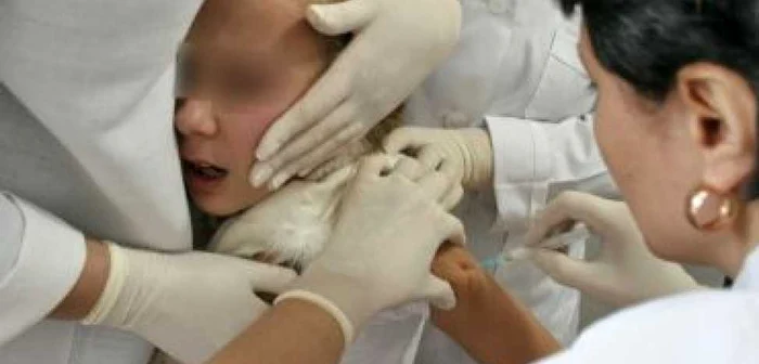 Botoşani:  Fetiţe vaccinate împotriva cancerului de col uterin