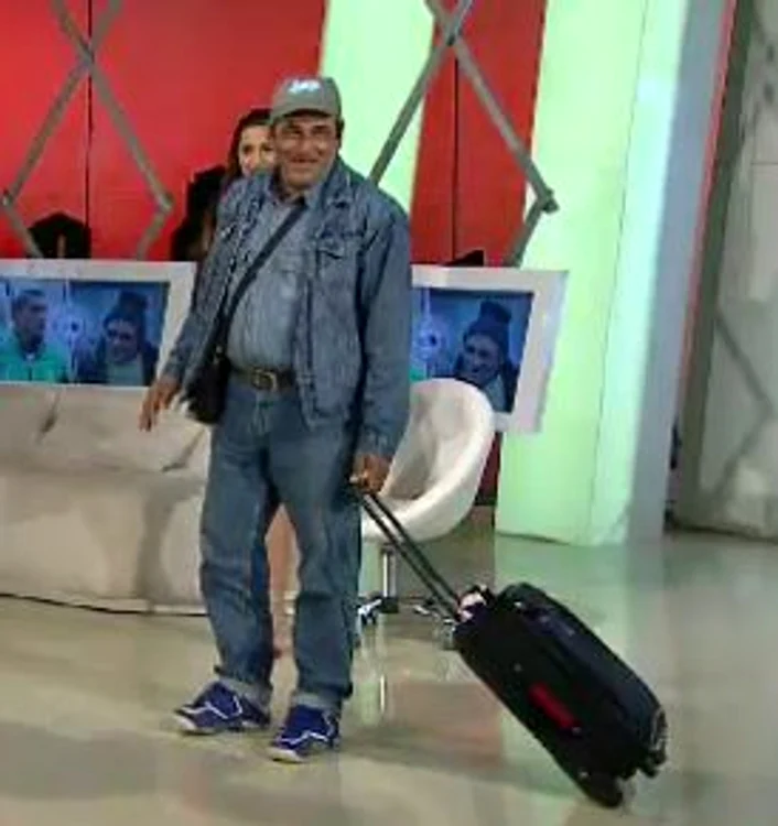 Cum a aterizat în România, Marin Nicoliţă a dat fuga la televiziuni (captură: Acasă TV)