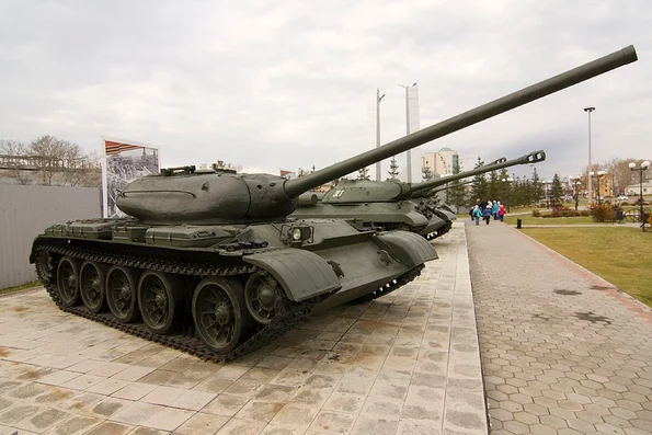 Tanc T-54 expus în Muzeul Militar din Verkhnyaya Pyshma (© Wikimedia Commons)