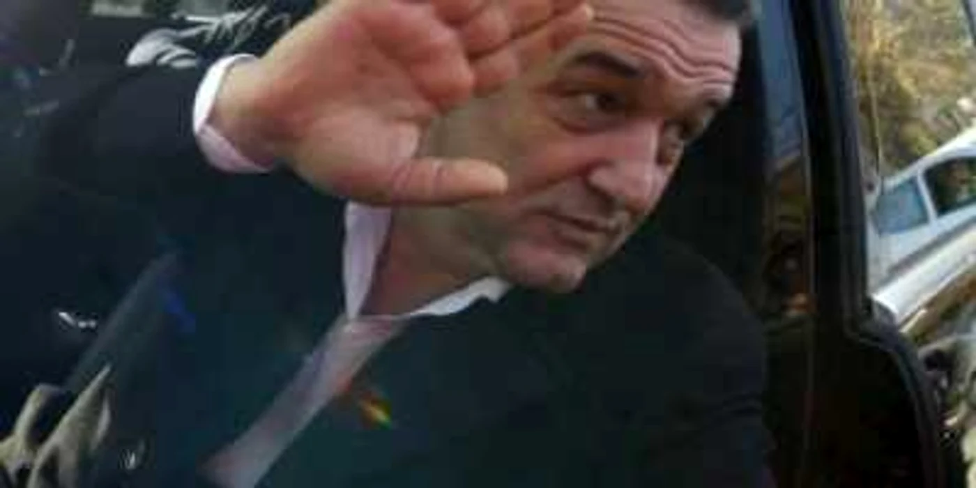 Gigi Becali s-a săturat să mai facă echipa la Steaua