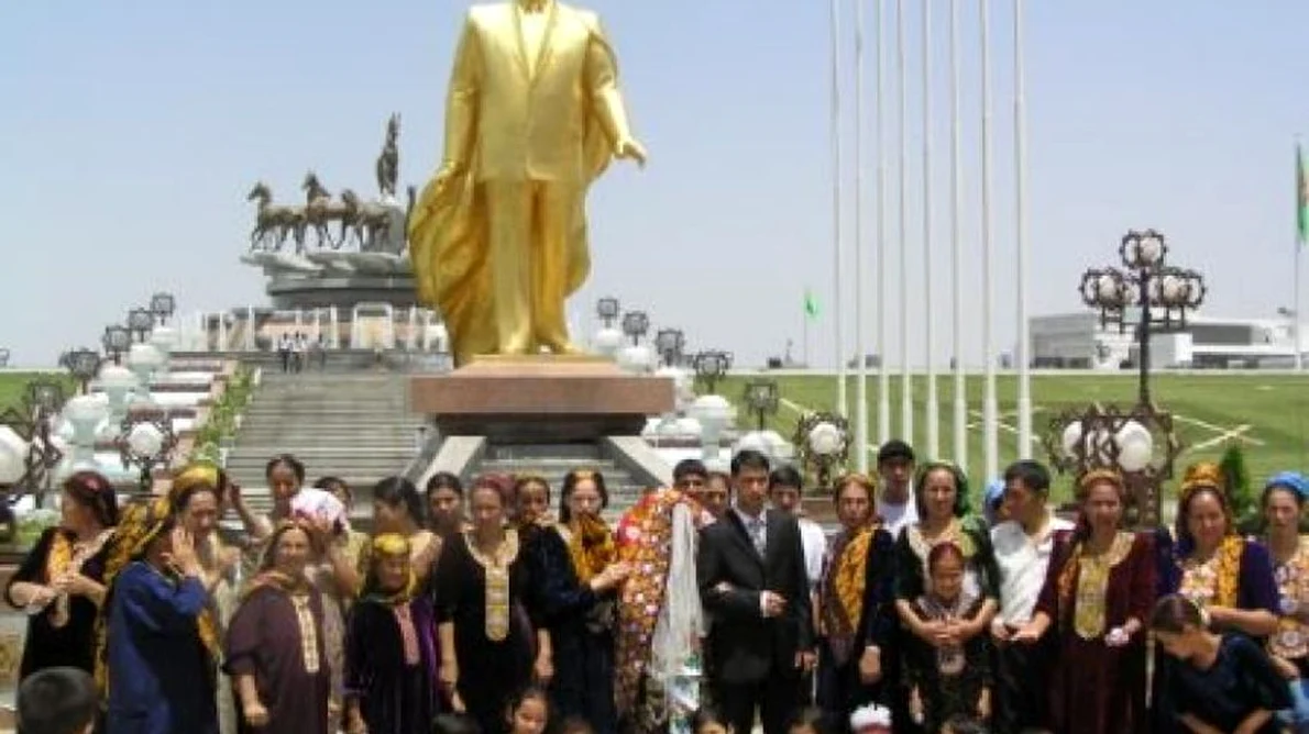 Turkmenistan, democraţia de faţadã jpeg