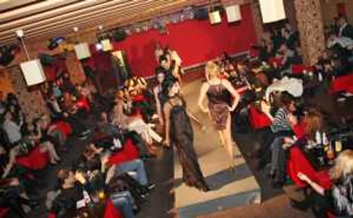 Parada modei, aseară, în Club Scena din Galaţi