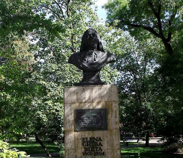Bustul ridicat în memoria ei FOTO Antoniu Martin
