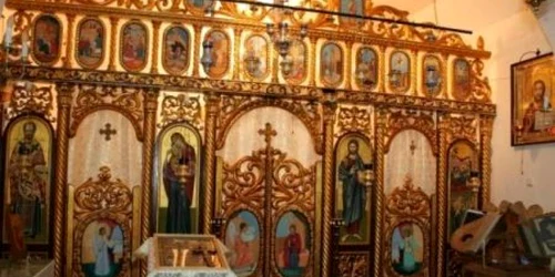 Interiorul mănăstirii ascunde bijuterii de artă monahală. Foto: Episcopia Caransebeşului 