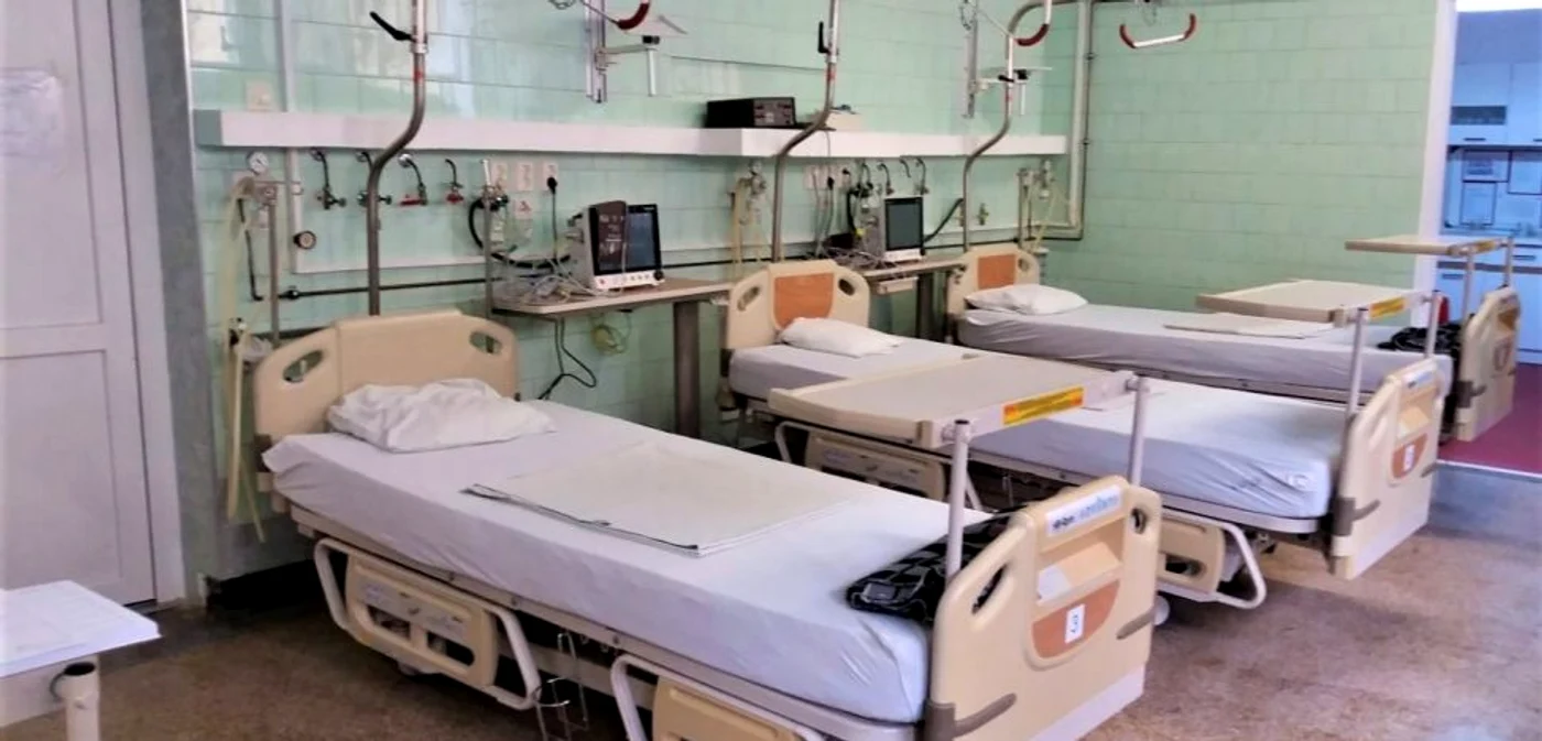 Paturile aşteaptă pacienţi asimptomatici sau cu forme uşoare de Covid-19