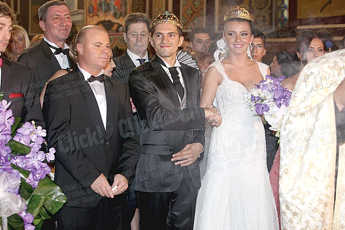 Corneluş a fost  năşit de omul de  afaceri Nicu Gheară