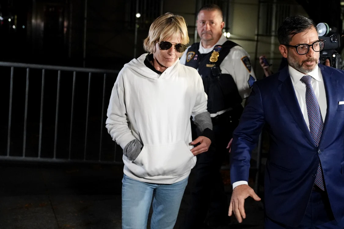 Selma Blair a fost arestată în avion