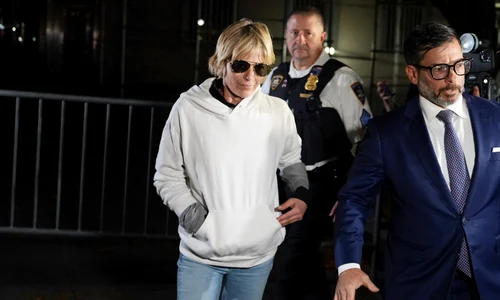 Selma Blair a fost arestată în avion