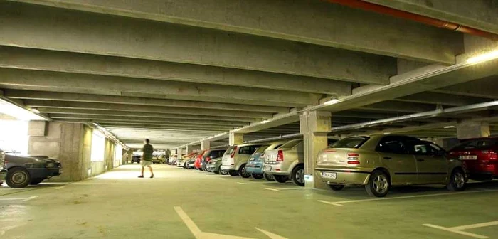 Parcarea din Piaţa 700 a început să fie utilizată de şoferii timişoreni