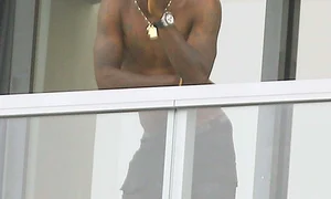 Balotelli fumeaza jpeg