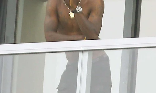Balotelli fumeaza jpeg