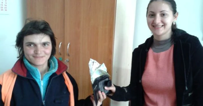 Brânduşa Oiţă a dus banii găsiţi la poliţie
