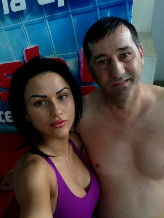 Daniela Crudu arată impecabil în costum de baie