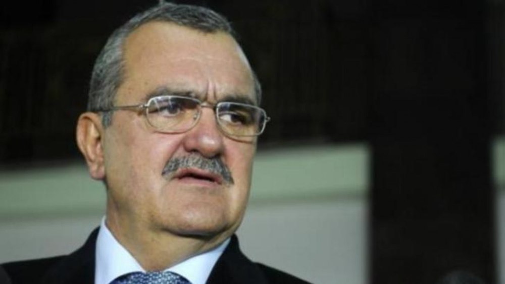 Casa de vacanță din Delta Dunării a fostului ministru Miron Mitrea a ars ca o torță. Cine ar fi dat foc