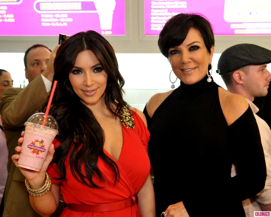 
    Kris Jenner, mama lui Kim Kardashian, vrea să se căsătorească cu iubitul ei tinerelfoto: Arhiva personală  