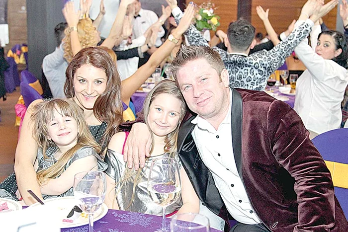 Invitații s-au  distrat de minune  la cheful care a  ținut până în zori