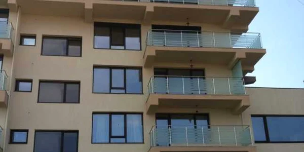 bloc adomnitei