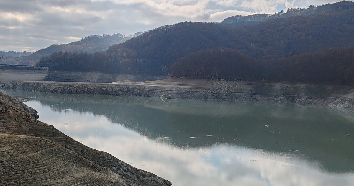 Galeria de acces a Barajului Paltinu obturată