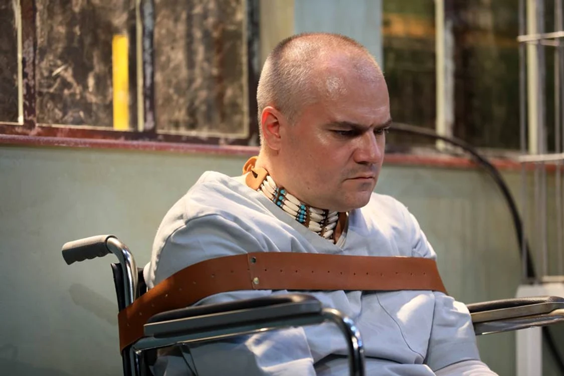 Aripi în cămașă de forță jpeg