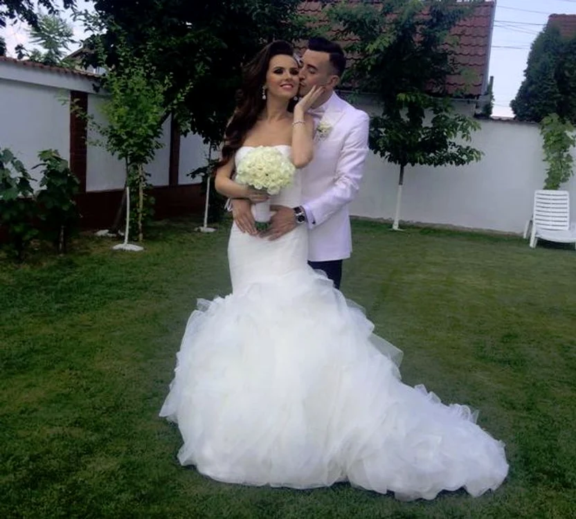Mijlocaşul în vârstă de 26 de ani s-a cununat religios cu prezentatoare de la Look TV, Ramona Fărcaş