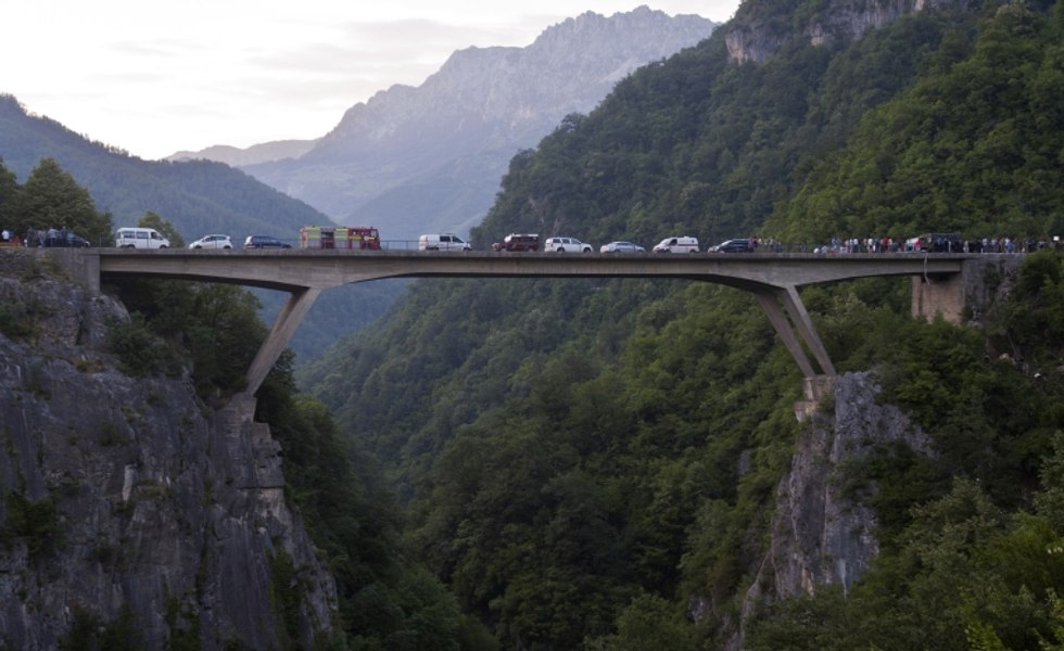 23 iunie: 10 ani de la accidentul de autocar din Muntenegru, în care au murit 18 români VIDEO