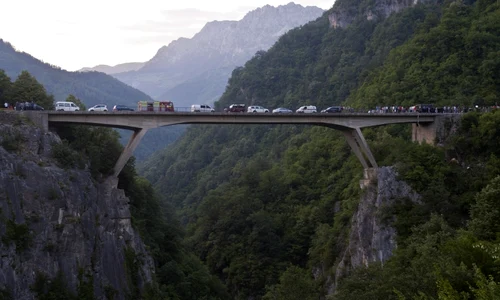 Vedere asupra locului în care s a produs accidentul de autocar din Muntenegru  (Foto: Reuters) jpeg