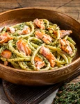 Paste cu somon si sos pesto  Sursa foto shutterstock 2072087981 jpg