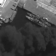 nava iraniană distrusă foto Satellite image ©2026 Vantor jpg