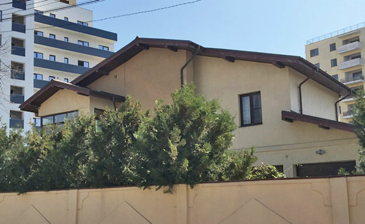 Aceasta este vila  de 600.000 de euro construită de  Ionela Prodan  