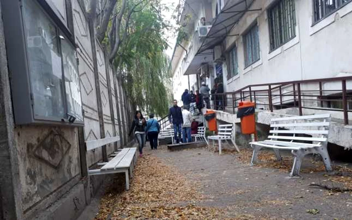 Evidenţa Populaţiei din Galaţi. Intrarea FOTO Costel Crângan