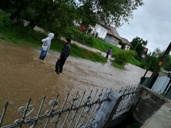 Hidrologii au emis cod galben de inundaţii pentru râuri din cinci judeţe. FOTO: Arhivă