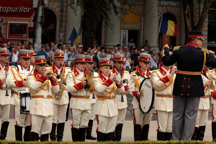 Femei armată