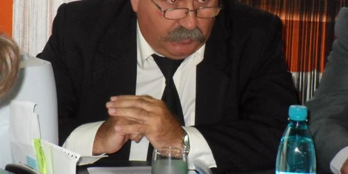 Directorul CJAS Szekely Vilhelm crede că legea îi obligă pe avocaţi să plătească