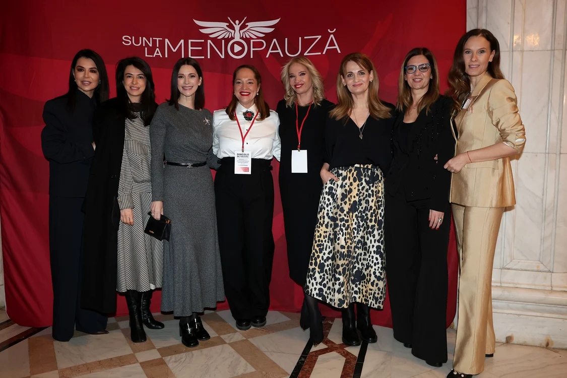Simona Pătruleasa, Diana Bart, Andreea Berecleanu, Ana Bitu, Ileana Badiu, Elvira Deatcu, Amalia Enache și Ionela Năstase la Palatul Parlamentului   FOTO PR (15) jpeg