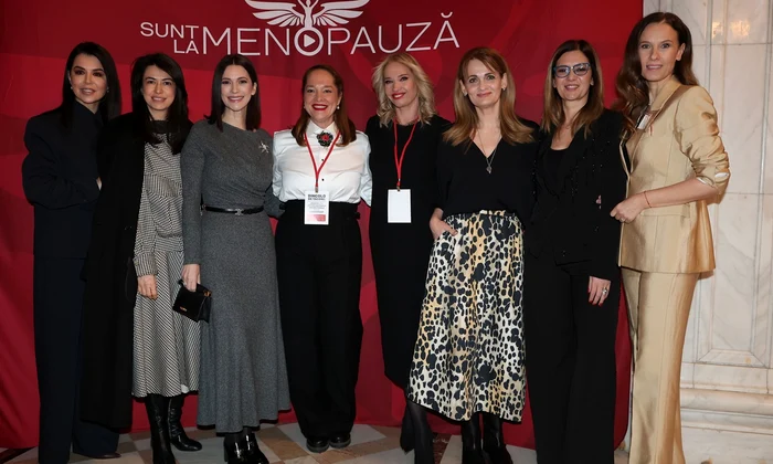 Simona Pătruleasa, Diana Bart, Andreea Berecleanu, Ana Bitu, Ileana Badiu, Elvira Deatcu, Amalia Enache și Ionela Năstase la Palatul Parlamentului   FOTO PR (15) jpeg