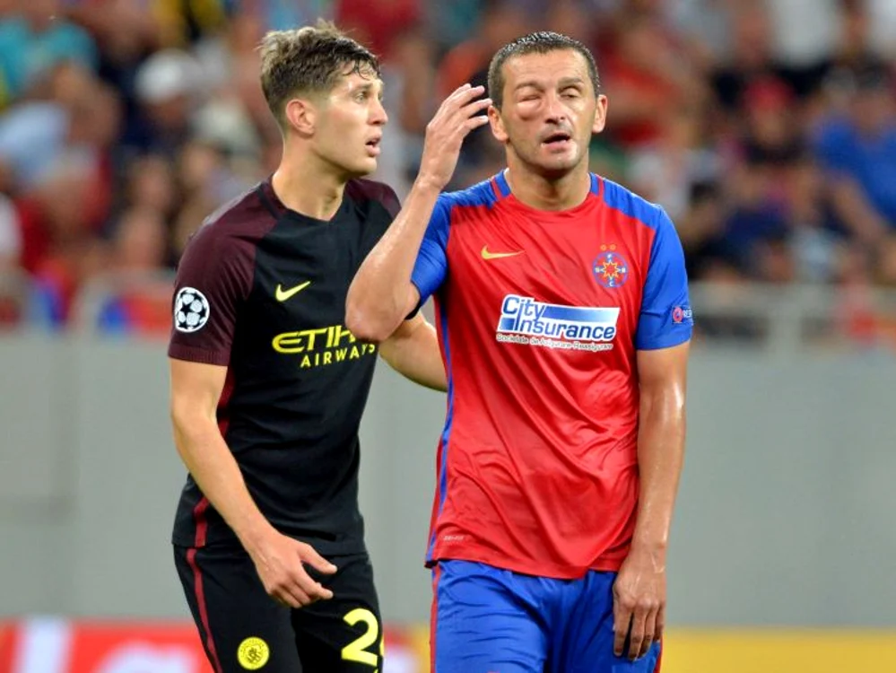 
    Golubovic a avut de tras de pe urma meciului cu Manchester CityFoto: sportpictures.eu  