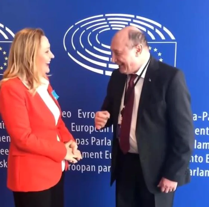 Elena Lasconi, sfătuită de Traian Băsescu FOTO: Captură Video