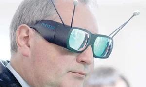 Să fie ăştia ochelari antimahmureală sau vreo armă sofisticată? jpeg