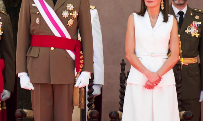 Spanish Royals Deliver The Real Offices In The Central Academy Of The Defense jpeg