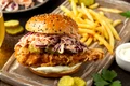 sandvis pui crispy shutterstock 1986547715 jpg