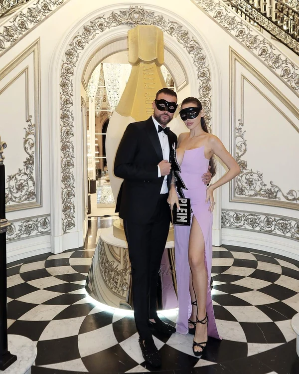 Philipp Plein si Lucia Bartoli costumati (1) Instagram jpg